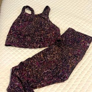 Lululemon set sports bra and leggings size 8